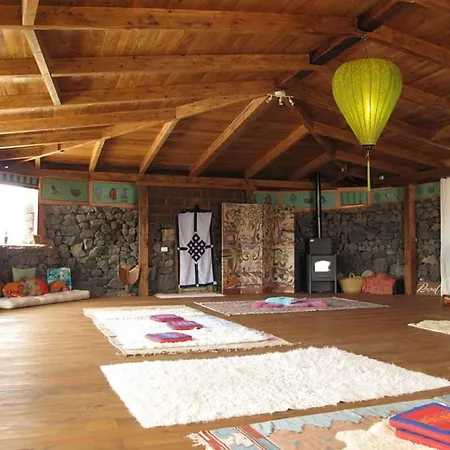 Villa Sleeps 6 Pool Wifi Uga