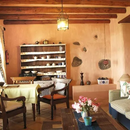 Sleeps 6 Pool Wifi Villa Uga