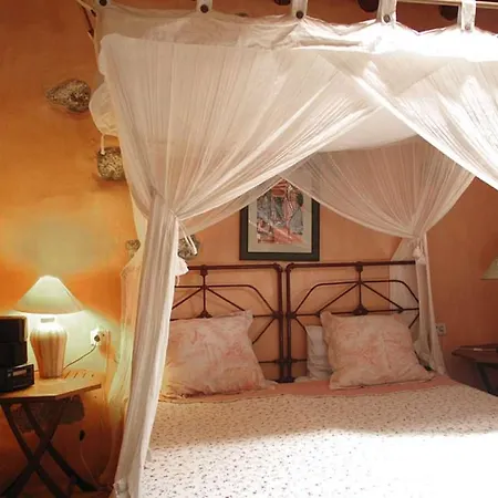 Sleeps 6 Pool Wifi Villa Uga