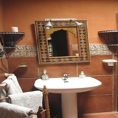 Sleeps 6 Pool Wifi Villa Uga
