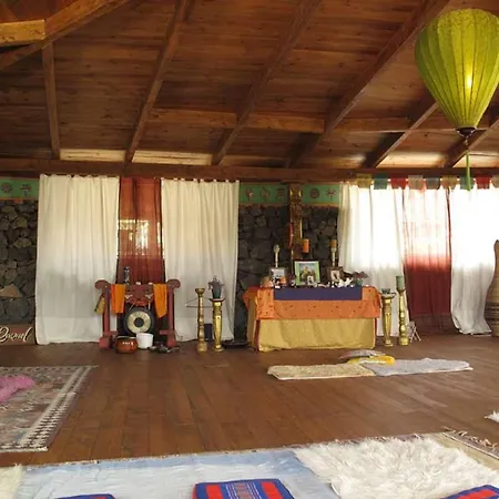Villa Sleeps 6 Pool Wifi Uga