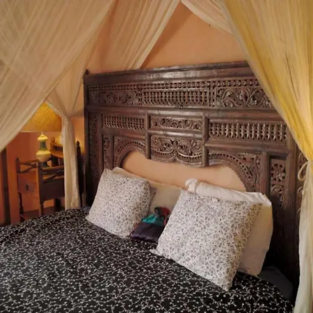 Vila Sleeps 6 Pool Wifi *